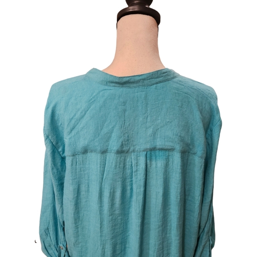Kim Rogers - Women's Blue Button-Up Top - Picture 6 of 7